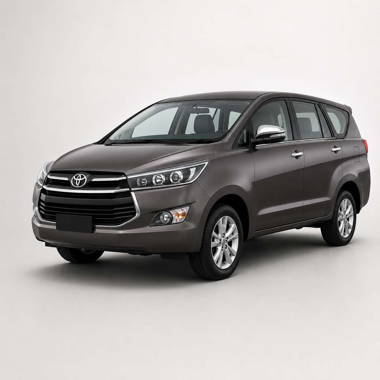 Toyota Innova / Crysta